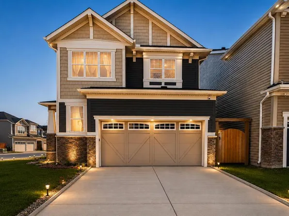63 E Carrington Mnr NW, Calgary, AB T3P 1N4