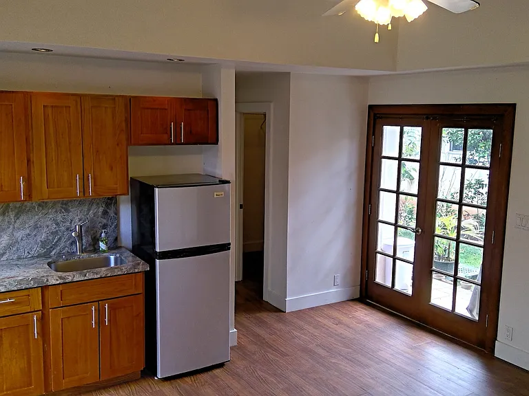 6109 Kalanianaole Hwy — Photo 1