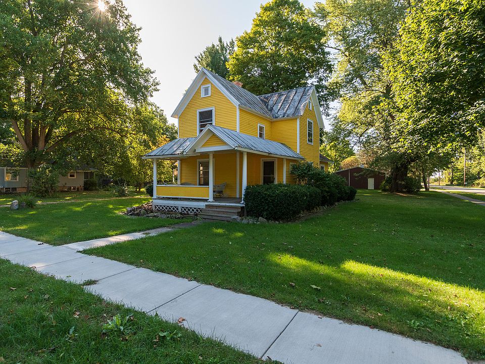 1st image of 225 Holmes St