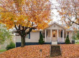 54 Main St, Greenville, VA 24440