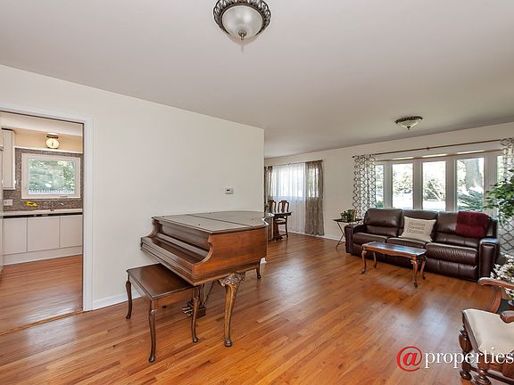 Living Room / Dining Room