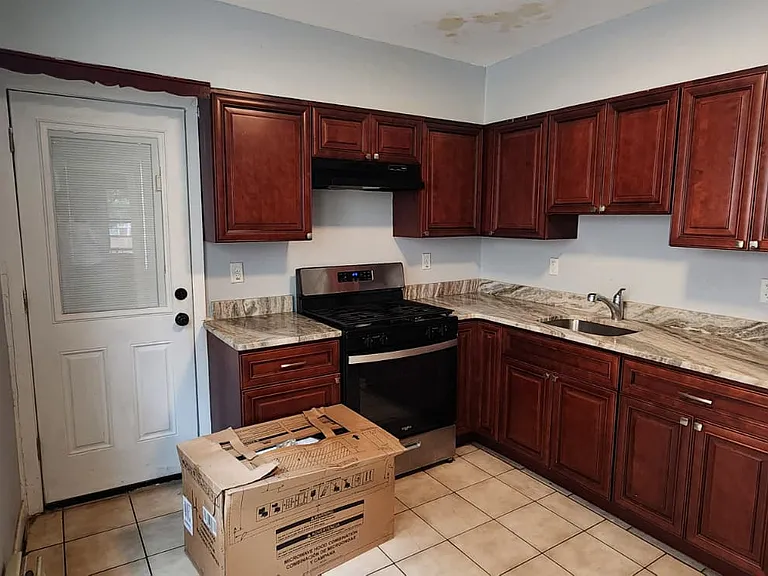714 Roselle St #1 — Photo 7