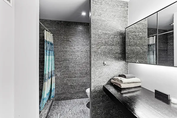 Sold by Platinum Properties | media 8