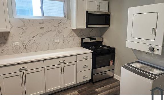 4th image of 8008 S Escanaba Ave #1-2