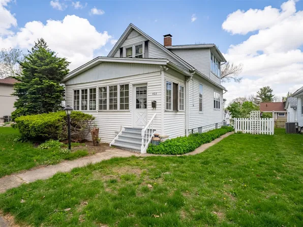 403 W Kelsey St, Bloomington, IL 61701