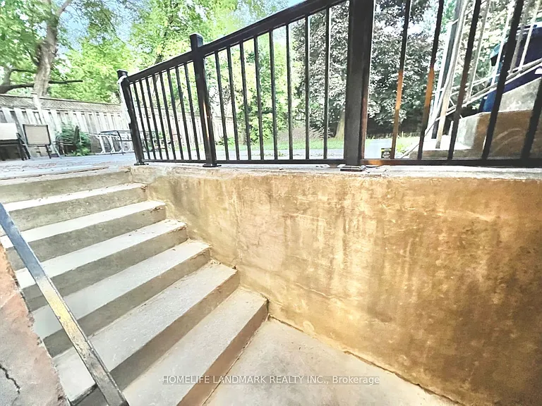 159 Cocksfield Ave — Photo 18