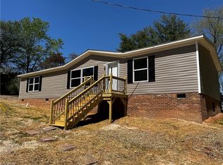 181 Old Toast Rd, Mount Airy, NC 27030