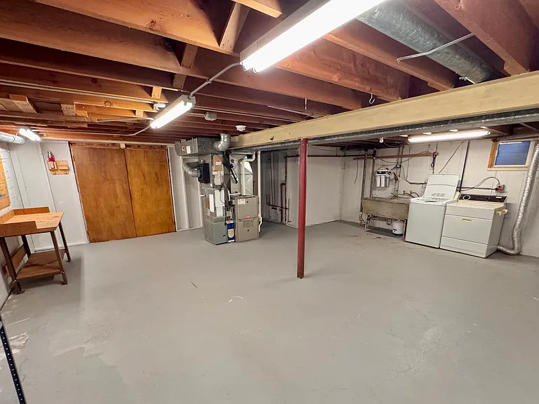 648 Burton Ave — Photo 8