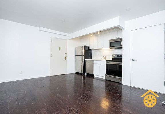 5th image of 287 Stanhope St #2E