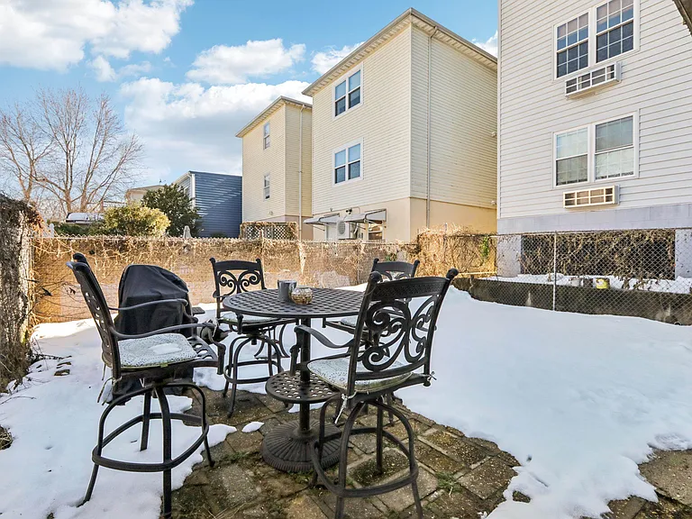 66 Chestnut Ave #1 — Photo 31