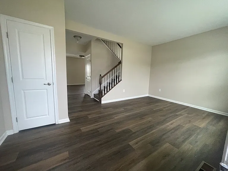 2410 Walthall Ct — Photo 39