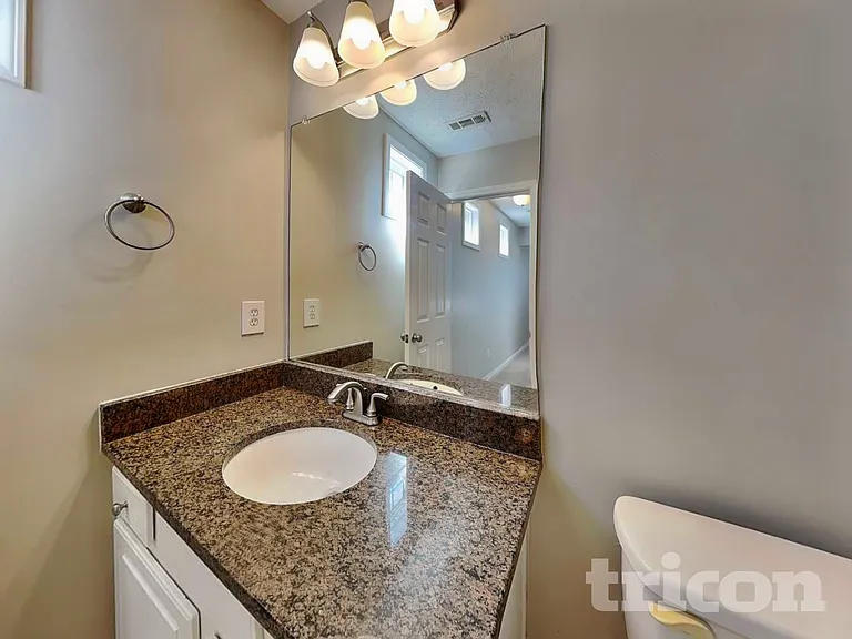 250 Oak Grove Way — Photo 8