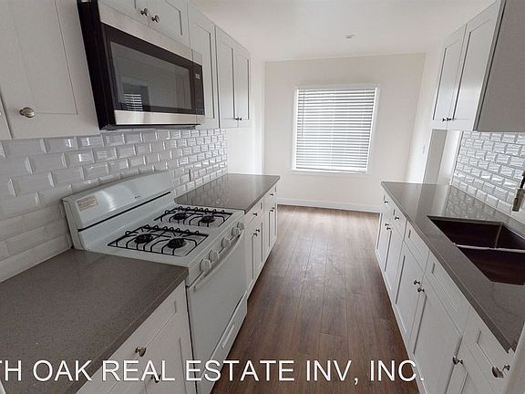 3rd image of 17001 Vanowen St APT 3