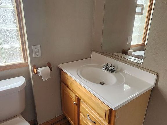 4th image of 1729 Duncan Rd