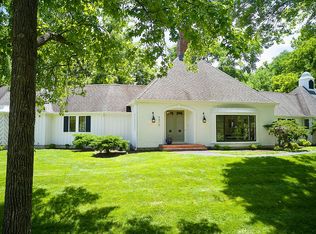 5515 Mission Dr, Mission Hills, KS 66208