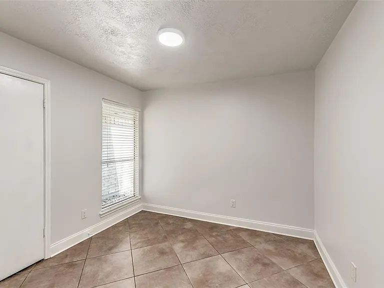 1623 Jo Ann Ln — Photo 12