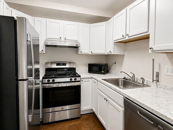 3rd image of 10850 Green Mountain Cir Unit 619