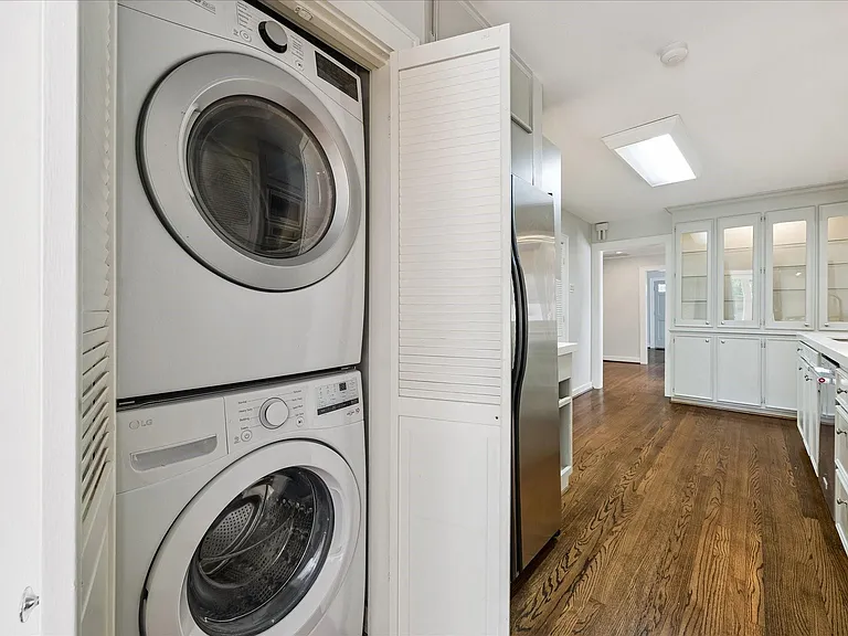 6417 Westchester St — Photo 10