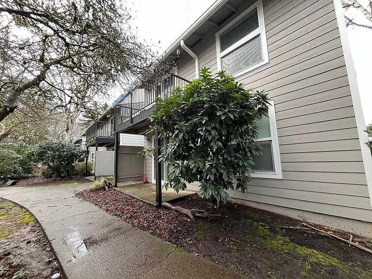 5482 SW Alger Ave #F23 — Photo 2