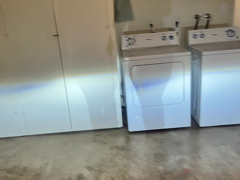 128 E Del Rio Dr — Photo 16