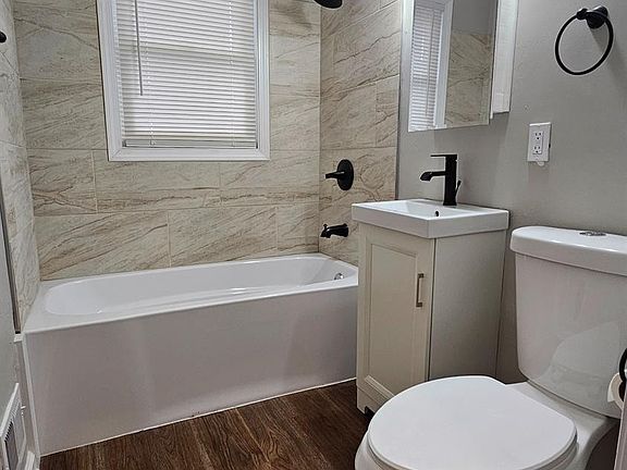 3rd image of 4528 Park Ave