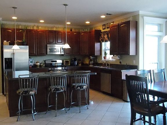 Large EIK w/Cherry Cabinets