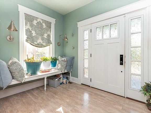 5th image of 2810 Hyde Park Ave