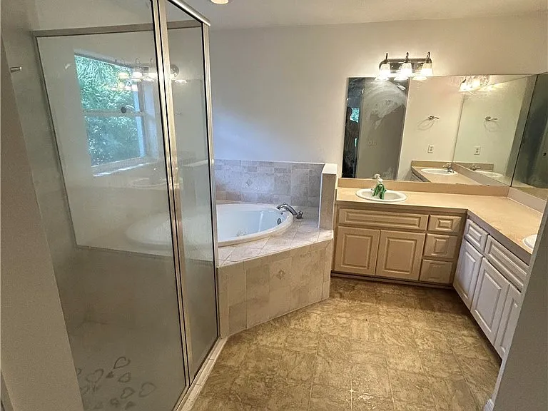 3075 E Crown Dr — Photo 8