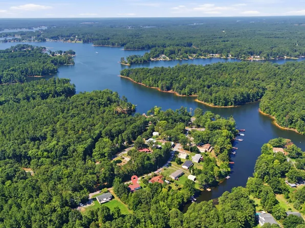 107 Sunset Cir, Prosperity, SC 29127