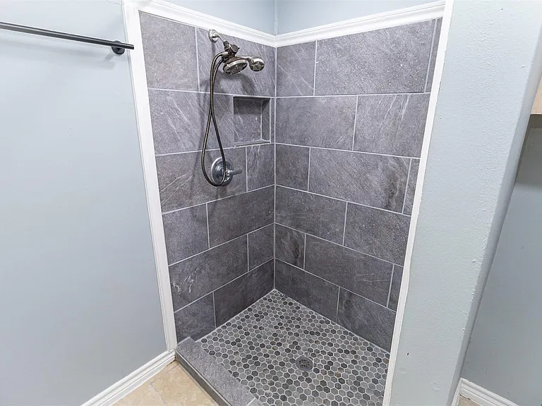 25128 Faraway Ln — Photo 7