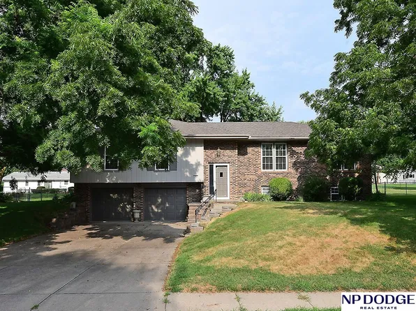 1042 S 217th St, Elkhorn, NE 68022