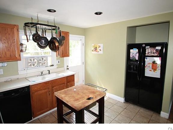 3rd image of 430 Shelton Ave