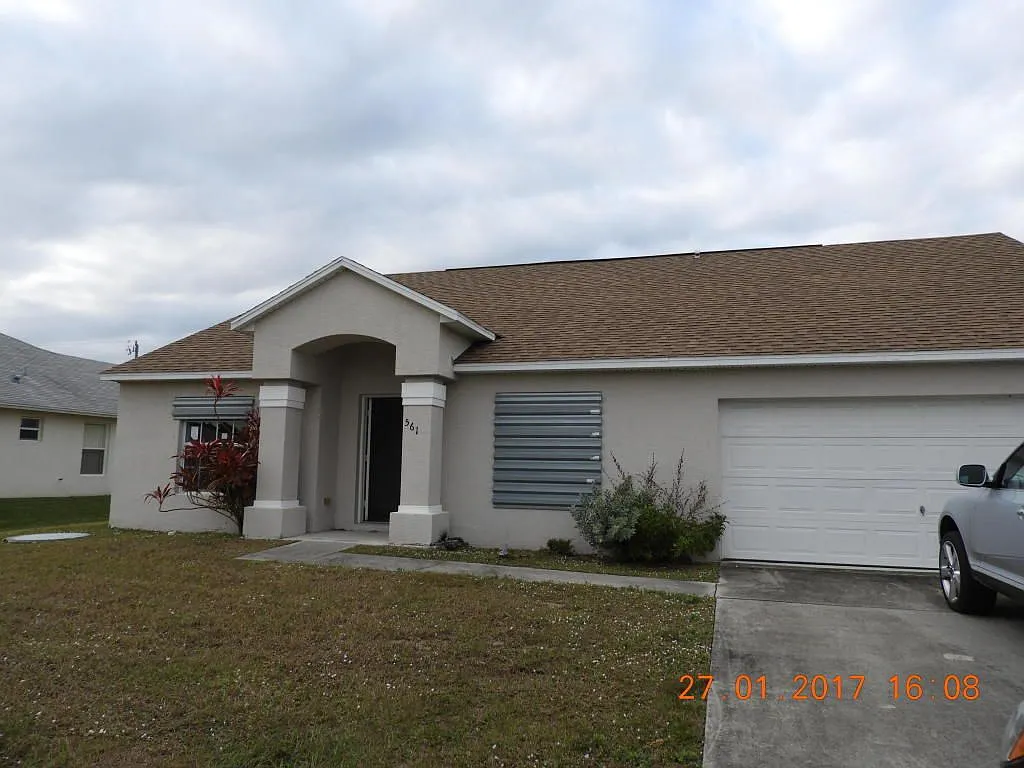 3219 11th Pl SE photo 1