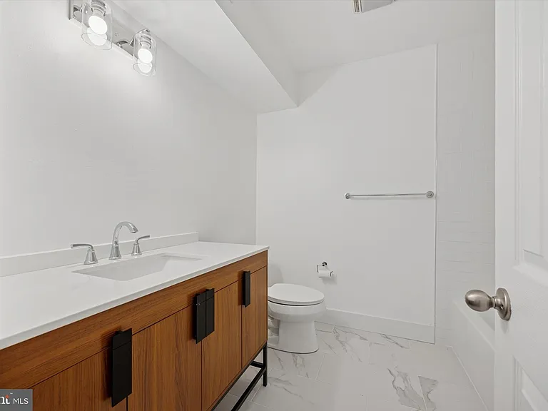 153 Parker Ave #B — Photo 15