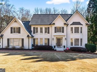 7745 Dunvegan Close, Sandy Springs, GA 30350