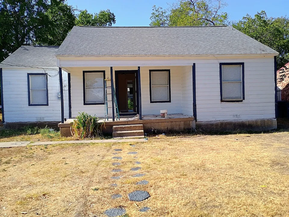 2135 Volga Ave
