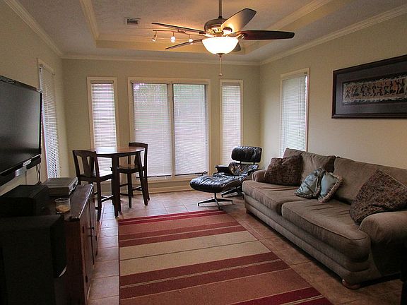 20x12 Family Room