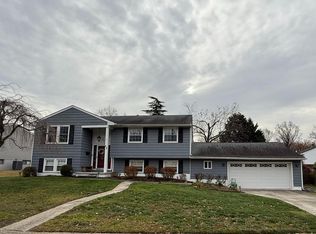 17 Oak Dr, Stratford, NJ 08084