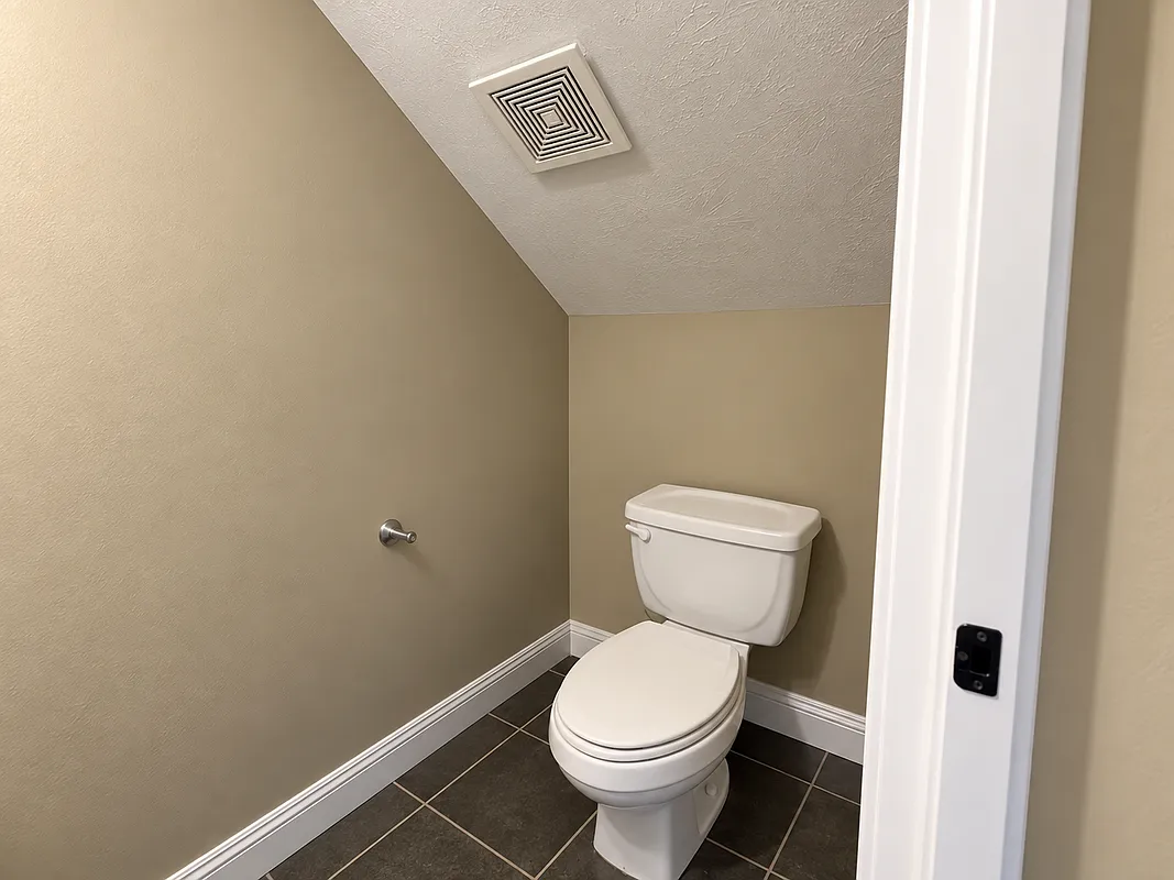 2 bed, 1.5 bath, 1300 sqft, $1,300 — Photo 4