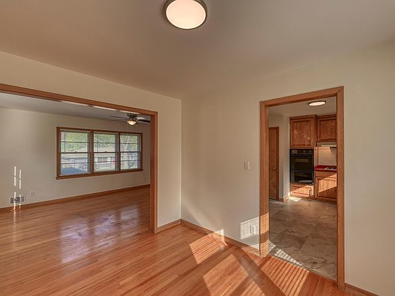 5th image of 5031 Woodland Ave