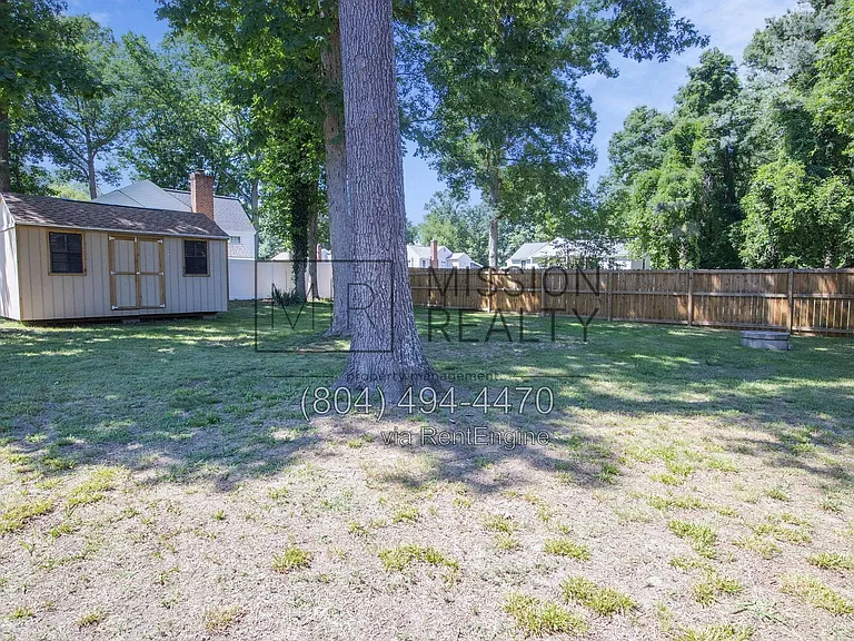 7750 Robinwood Dr — Photo 25