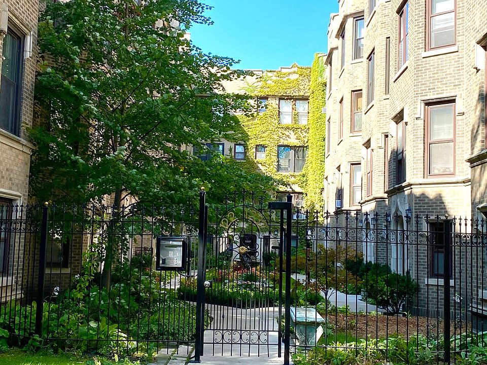 1st image of 1226 W Jarvis Ave APT 2W