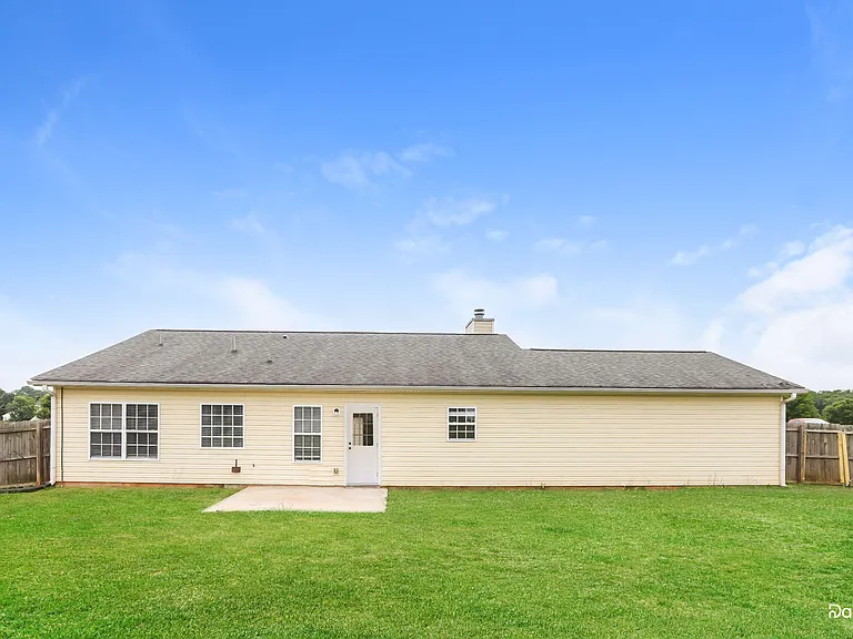 1303 Princess Dr — Photo 14