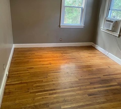 5th image of 3938 Edmond Dr