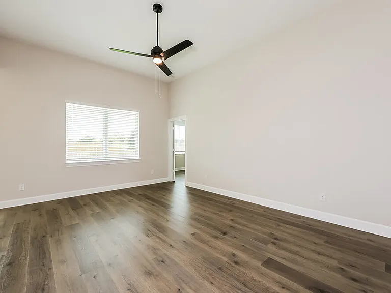 345 Magnolia Blvd — Photo 5