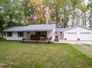 1230 W Chippewa River Rd, Midland, MI 48640