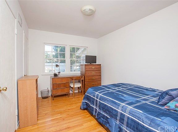 3rd image of 9242 Whitaker Ave