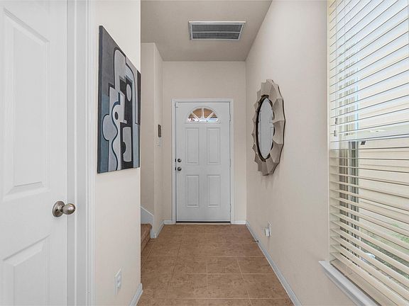 5th image of 8031 Villa Lago Ln
