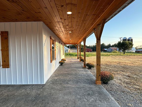 3rd image of 3200 New Concord Rd