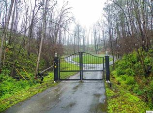 761 Village Loop, Gatlinburg, TN 37738